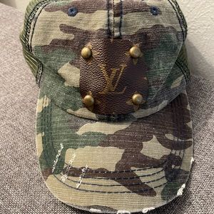 Vintage boho cameo hat.